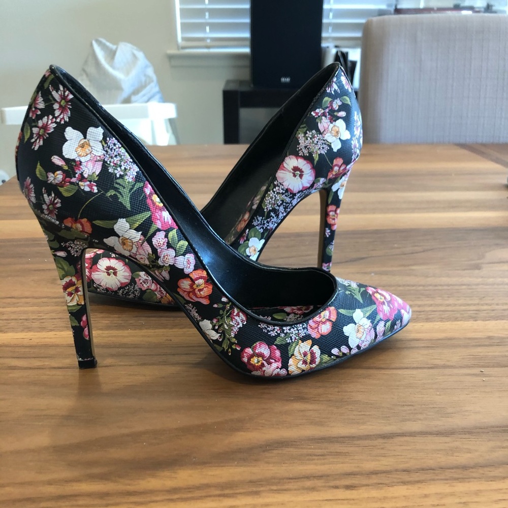 Jessica Simpson heels